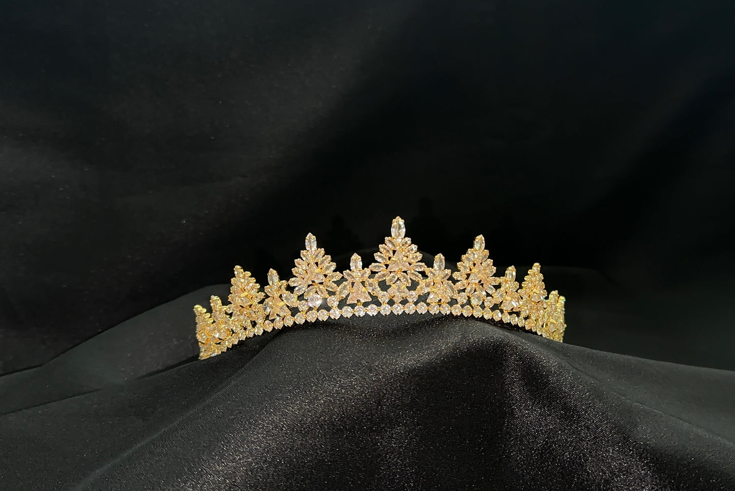 Emis Crown