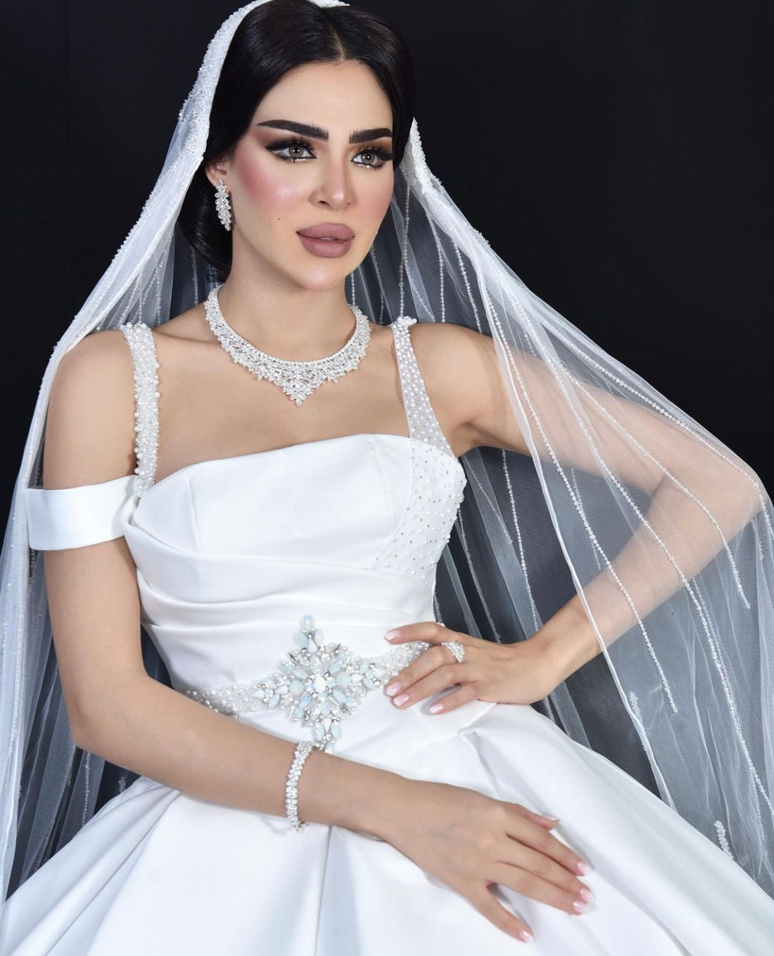 Elsi jewelry set.