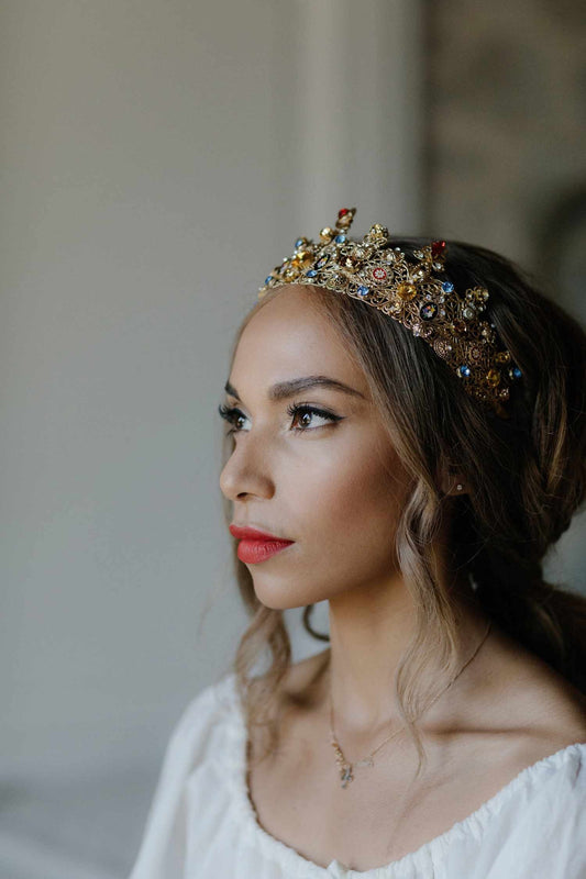 Complete Your Bridal Look with Elegant Wedding Crowns and Accessories