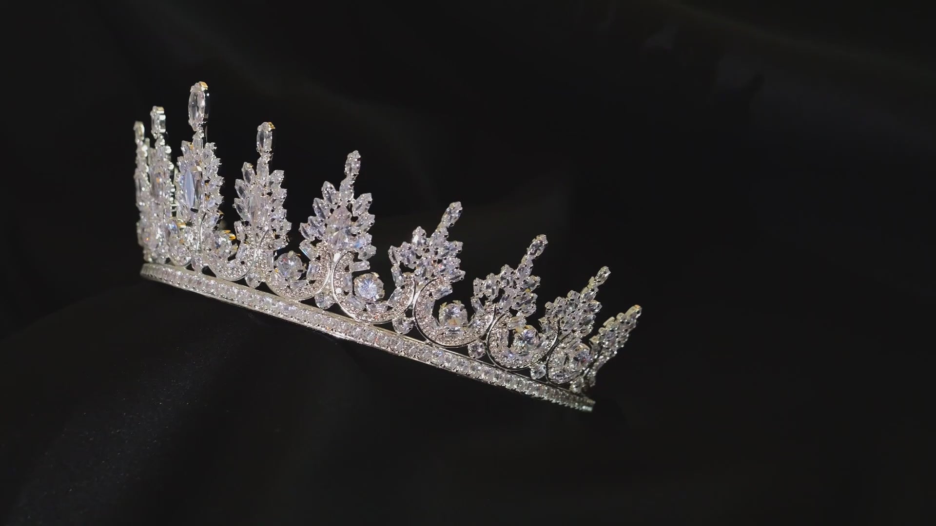 Lisa Crown – Ra Crowns